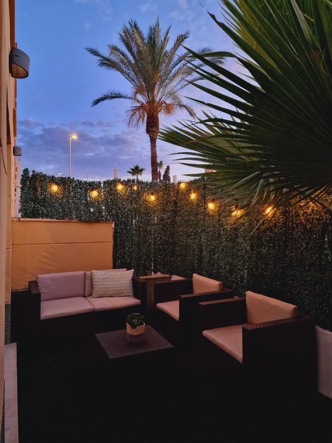 Precioso Bajo Con Jardin En Vera Exteriér fotografie